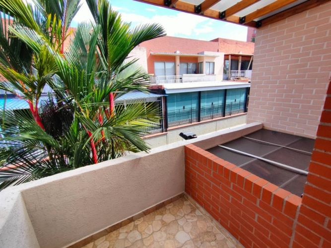 Casa de 6 alcobas en venta en Ciudad Jardin, Cali, 420 m² · foto 19 de 24