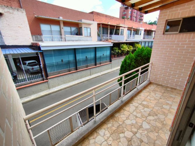 Casa de 6 alcobas en venta en Ciudad Jardin, Cali, 420 m² · foto 21 de 24