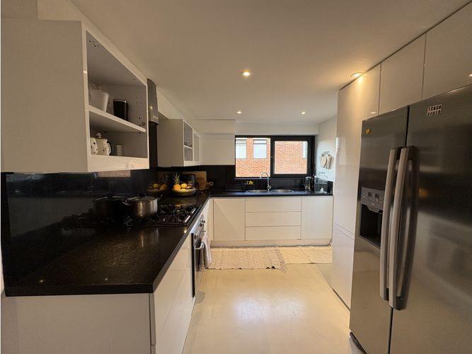 Apartamento de 3 alcobas en venta en Los Rosales, Bogotá, 260 m² · foto 9 de 24