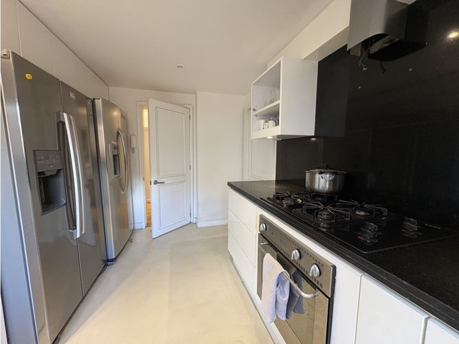 Apartamento de 3 alcobas en venta en Los Rosales, Bogotá, 260 m² · foto 11 de 24