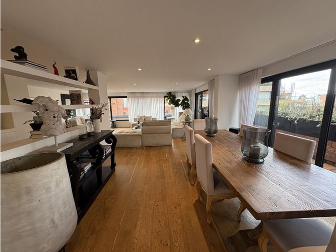 Apartamento de 3 alcobas en venta en Los Rosales, Bogotá, 260 m² · foto 13 de 24
