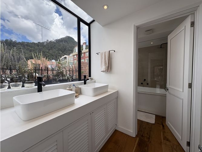 Apartamento de 3 alcobas en venta en Los Rosales, Bogotá, 260 m² · foto 21 de 24