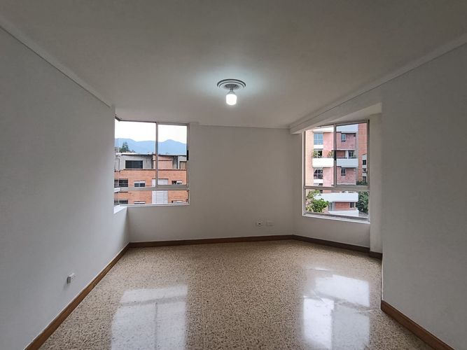 Apartamento de 3 alcobas en arriendo en Laureles, Medellín, 105 m² · foto 3 de 20