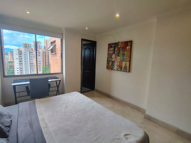 Apartamento de 3 alcobas en arriendo en Lalinde, Medellín, 158 m² · foto 9 de 18