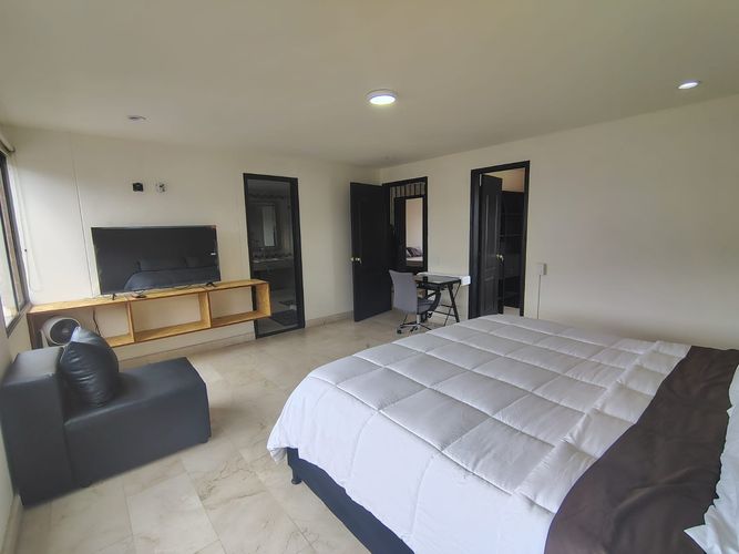 Apartamento de 3 alcobas en arriendo en Lalinde, Medellín, 158 m² · foto 15 de 18