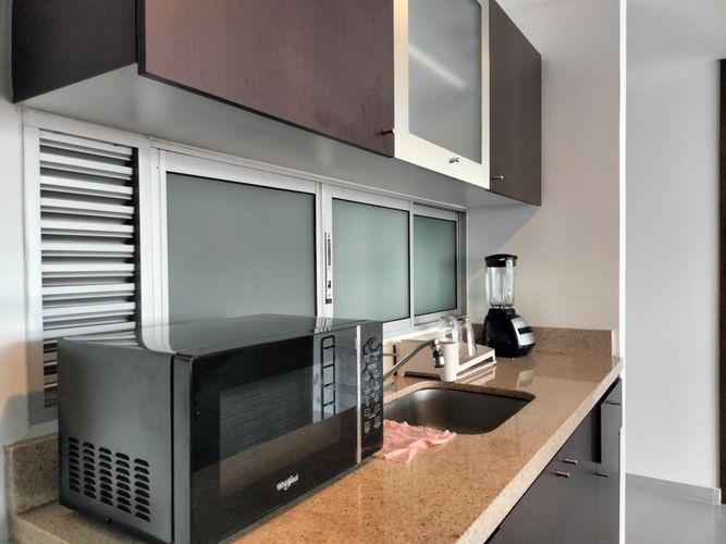 Apartamento de 2 alcobas en arriendo en El Poblado, Medellín, 97 m² · foto 4 de 15