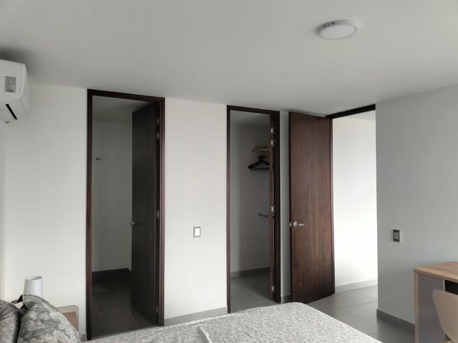 Apartamento de 2 alcobas en arriendo en El Poblado, Medellín, 97 m² · foto 13 de 15