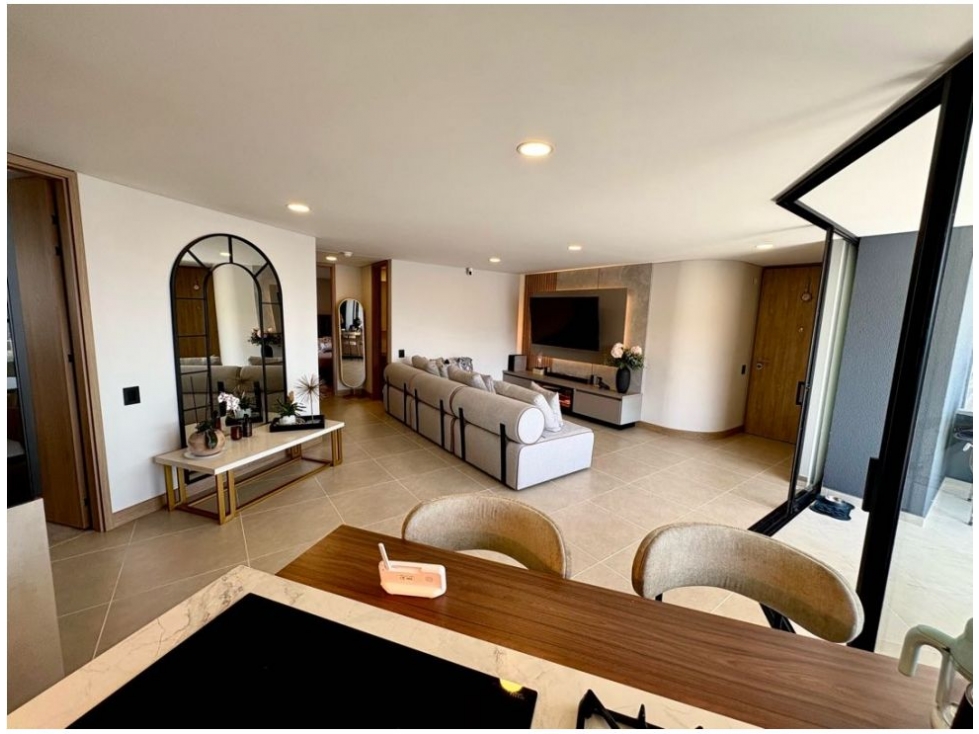 Apartamento en venta en El Poblado, Medellín 2