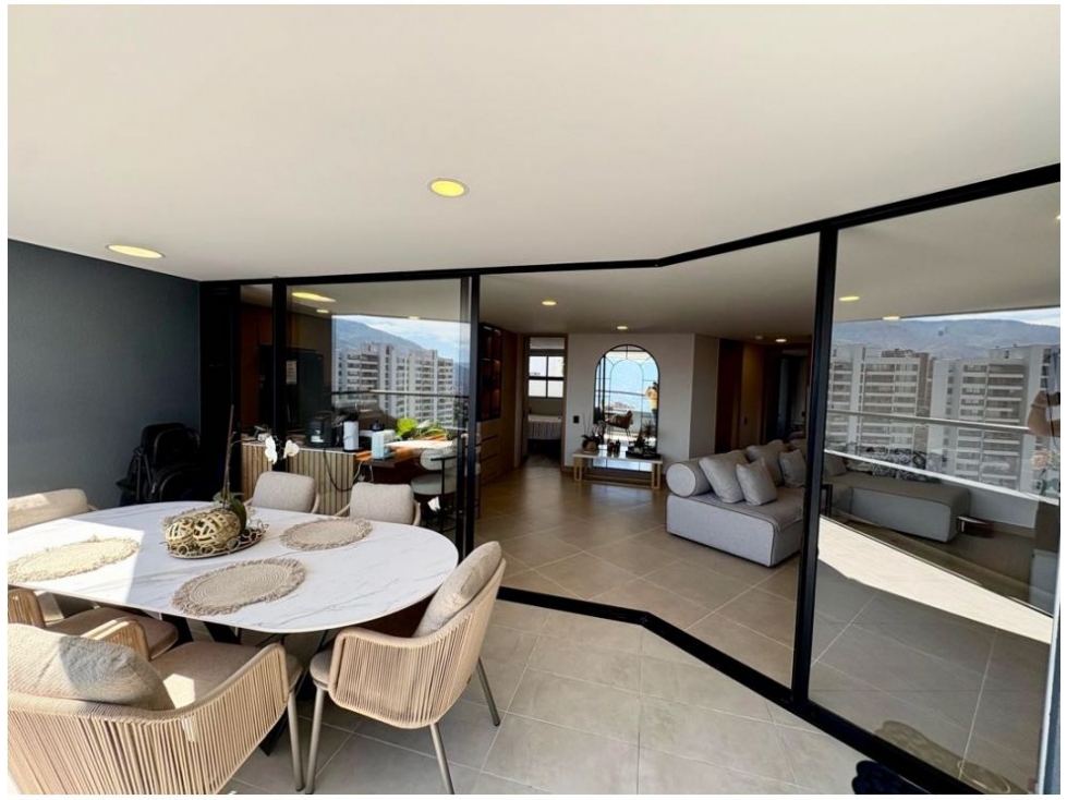 Apartamento en venta en El Poblado, Medellín 3