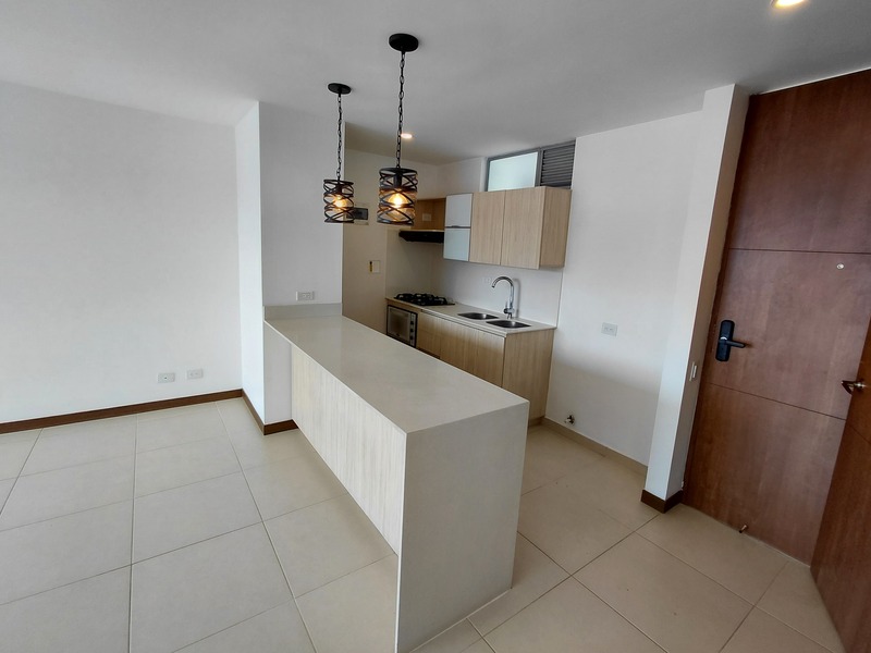 Apartamento en arriendo en El Poblado, Medellín · foto 3 de 17