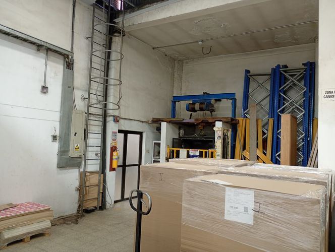 Bodega en venta en El Poblado, Medellín, 600 m² · foto 5 de 11