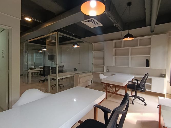 Oficina en arriendo en El Poblado, Medellín, 52 m² · foto 12 de 14