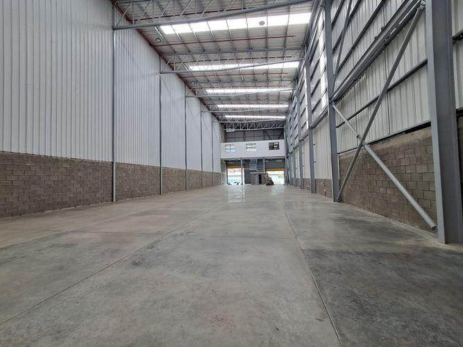 Bodega en arriendo en Zona Industrial La Rosa, Dosquebradas, 824 m² · foto 2 de 10
