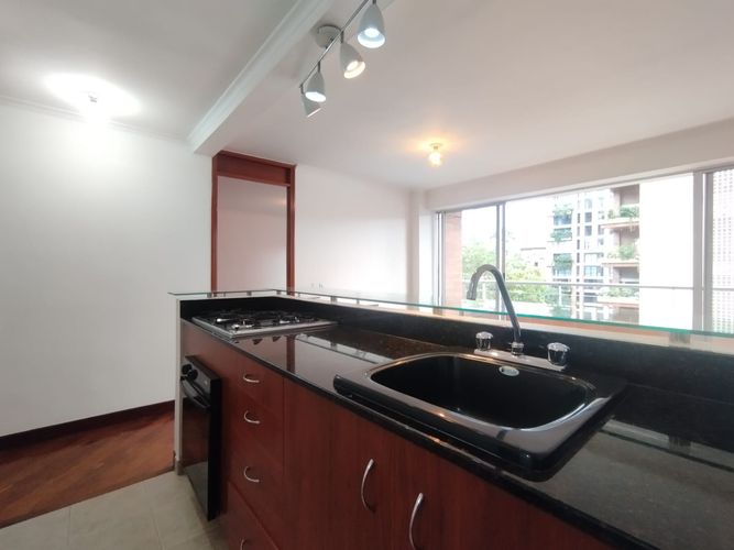 Apartaestudio en arriendo en El Poblado, Medellín, 50 m² · foto 5 de 6