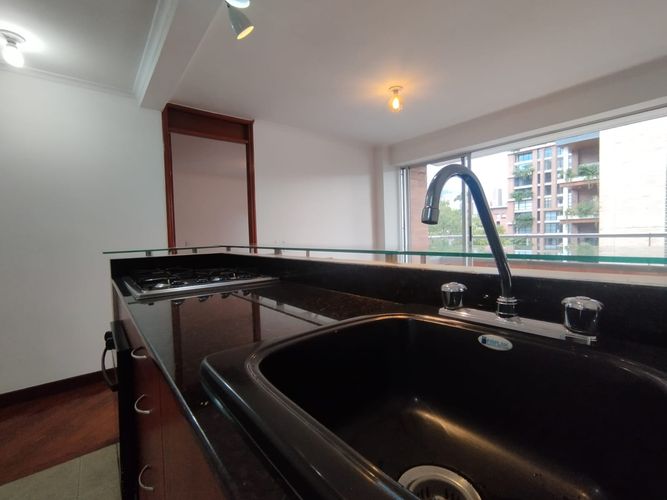 Apartaestudio en arriendo en El Poblado, Medellín, 50 m² · foto 6 de 6