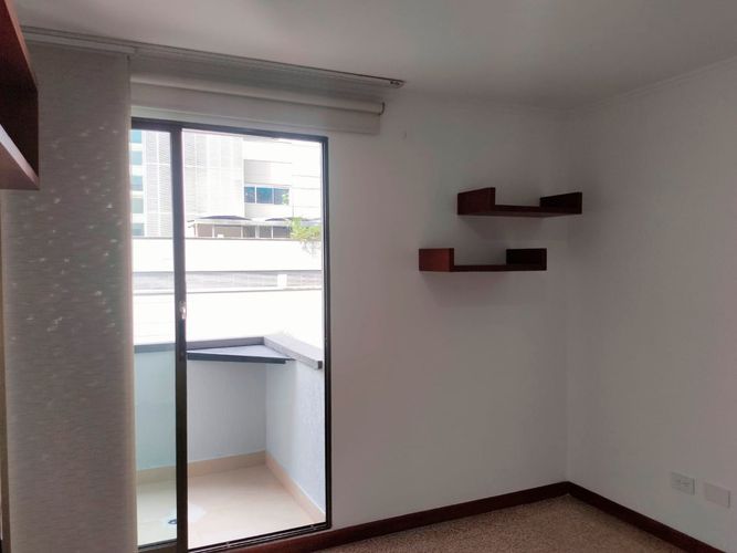 Apartamento de 3 alcobas en arriendo en El Poblado, Medellín, 128 m² · foto 8 de 18