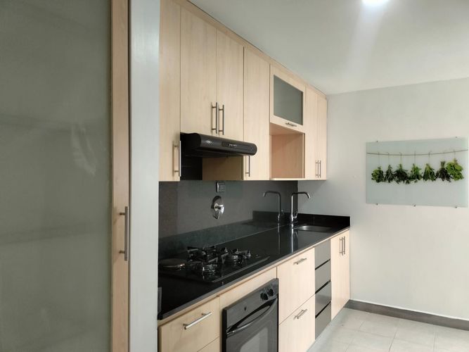 Apartamento de 3 alcobas en arriendo en El Poblado, Medellín, 128 m² · foto 5 de 18