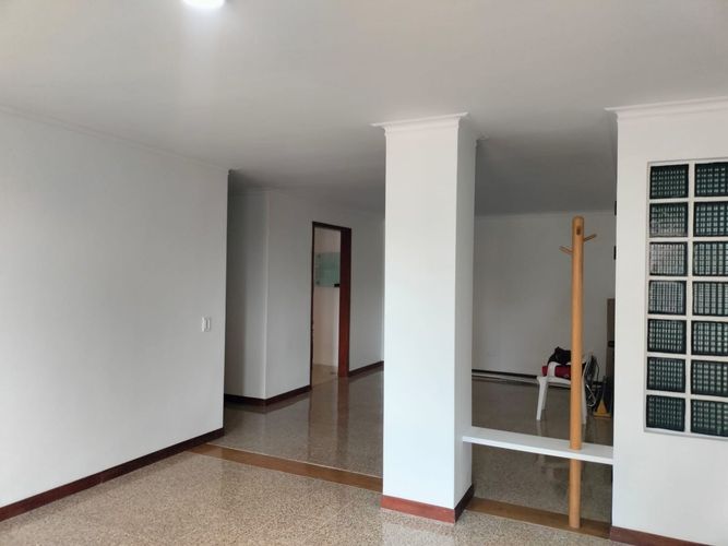 Apartamento de 3 alcobas en arriendo en El Poblado, Medellín, 128 m² · foto 13 de 18