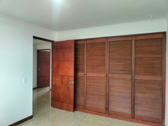 Apartamento de 3 alcobas en arriendo en El Poblado, Medellín, 128 m² · foto 12 de 18