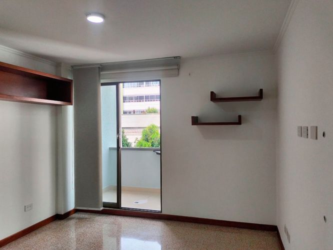 Apartamento de 3 alcobas en arriendo en El Poblado, Medellín, 128 m² · foto 16 de 18