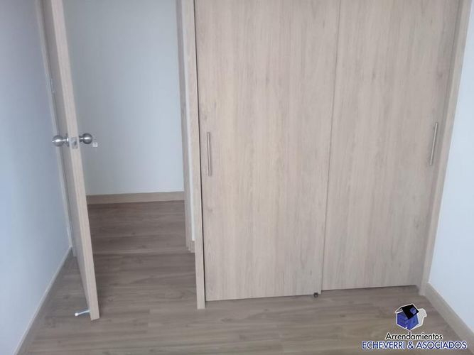 Apartamento de 3 alcobas en venta en Aves Maria, Sabaneta, 55 m² · foto 3 de 7