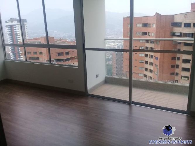 Apartamento de 3 alcobas en venta en Aves Maria, Sabaneta, 55 m² · foto 4 de 7