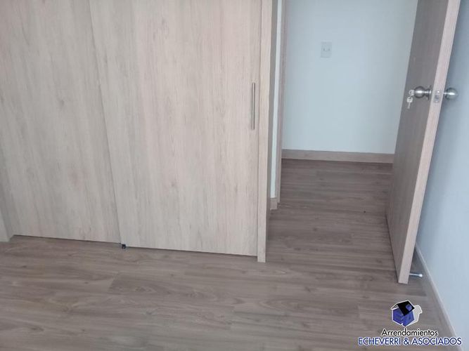 Apartamento de 3 alcobas en venta en Aves Maria, Sabaneta, 55 m² · foto 6 de 7
