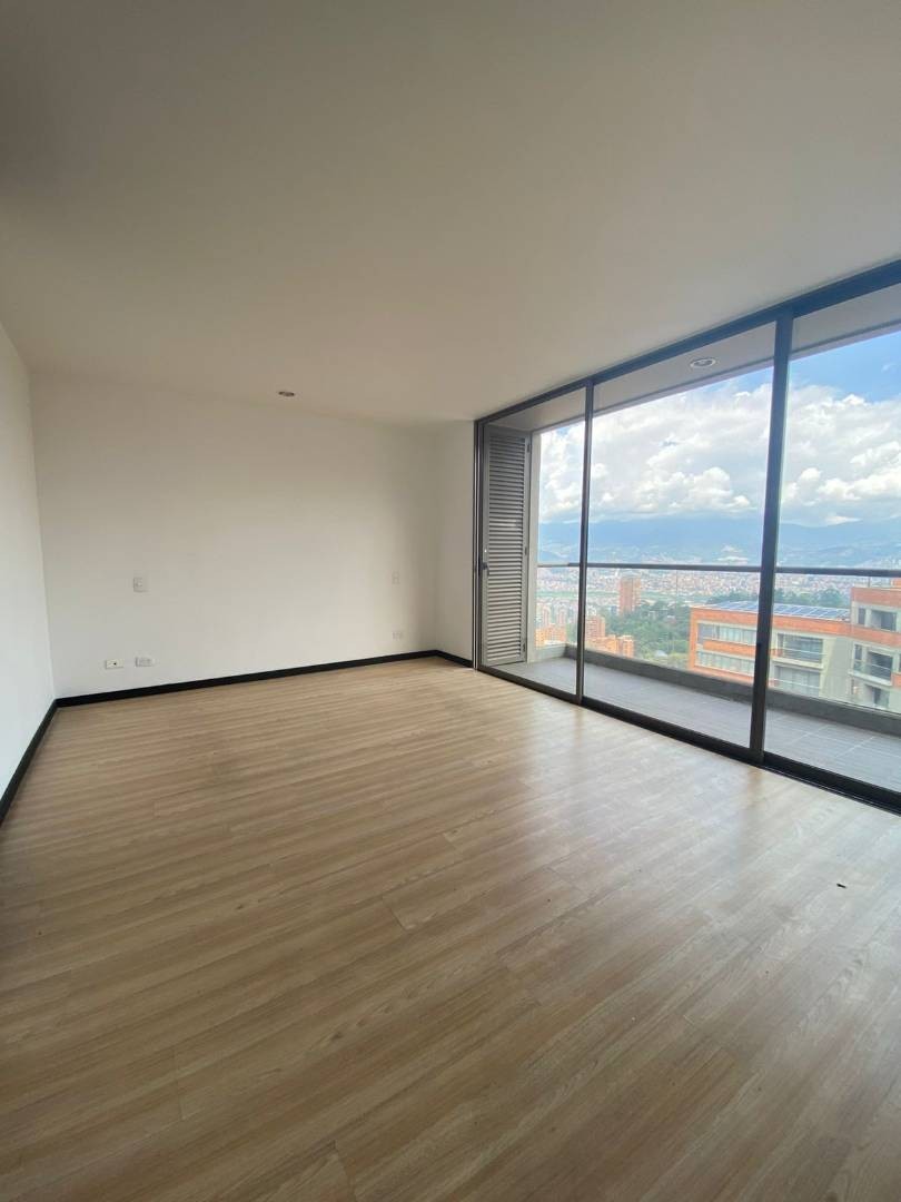 Apartamento en arriendo en Altos Del Poblado, Medellín · foto 9 de 24