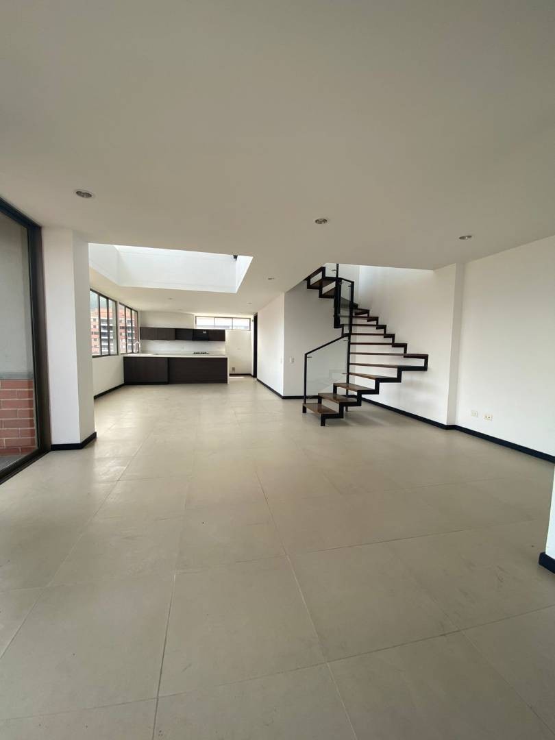 Apartamento en arriendo en Altos Del Poblado, Medellín · foto 20 de 24