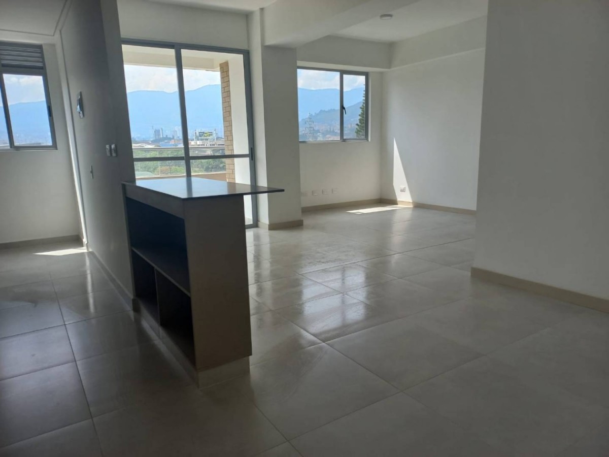 Apartamento en arriendo en Loma Del Esmeraldal, Envigado · foto 4 de 12