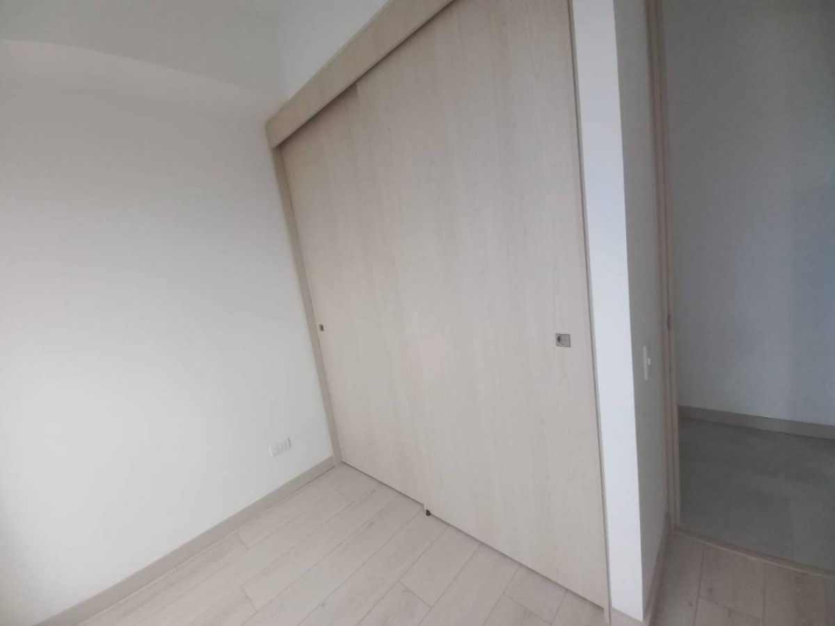 Apartamento en arriendo en Loma Del Esmeraldal, Envigado · foto 8 de 12