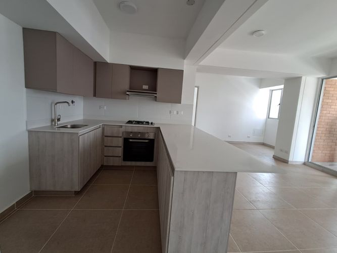 Apartamento de 2 alcobas en arriendo en El Poblado, Medellín, 95 m² · foto 2 de 20