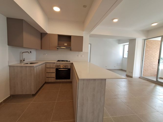 Apartamento de 2 alcobas en arriendo en El Poblado, Medellín, 95 m² · foto 10 de 20
