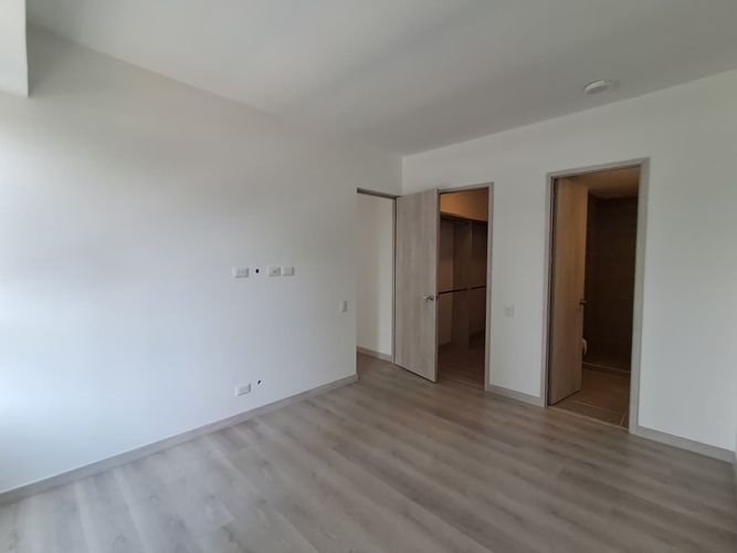 Apartamento de 2 alcobas en arriendo en El Poblado, Medellín, 95 m² · foto 13 de 20