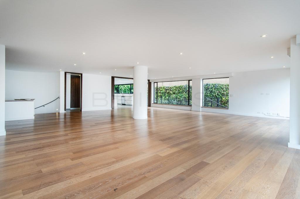 Apartamento en venta en El Refugio, Bogotá · foto 2 de 23
