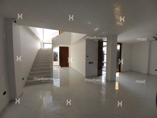 Casa de 4 alcobas en venta en El Salvador, Apartado, 240 m² · foto 3 de 24