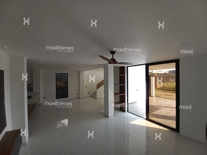 Casa de 4 alcobas en venta en El Salvador, Apartado, 240 m² · foto 6 de 24