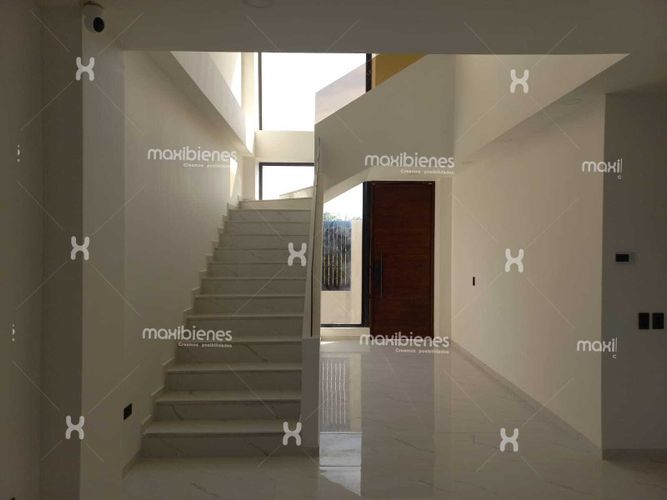 Casa de 4 alcobas en venta en El Salvador, Apartado, 240 m² · foto 8 de 24