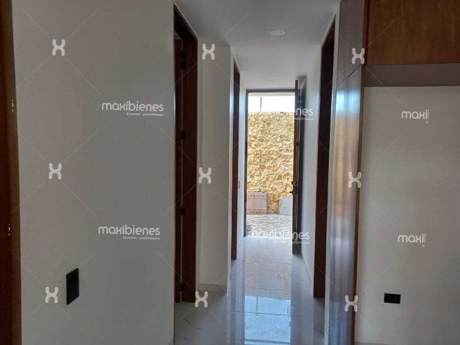 Casa de 4 alcobas en venta en El Salvador, Apartado, 240 m² · foto 9 de 24