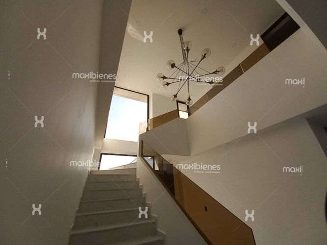 Casa de 4 alcobas en venta en El Salvador, Apartado, 240 m² · foto 11 de 24