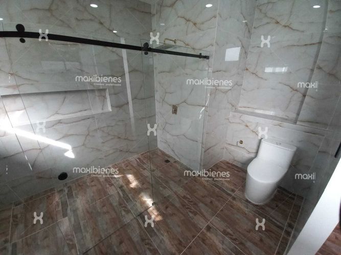Casa de 4 alcobas en venta en El Salvador, Apartado, 240 m² · foto 14 de 24