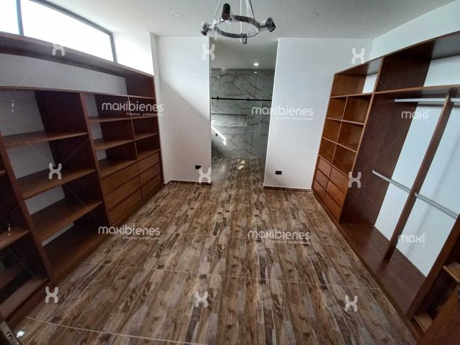 Casa de 4 alcobas en venta en El Salvador, Apartado, 240 m² · foto 17 de 24
