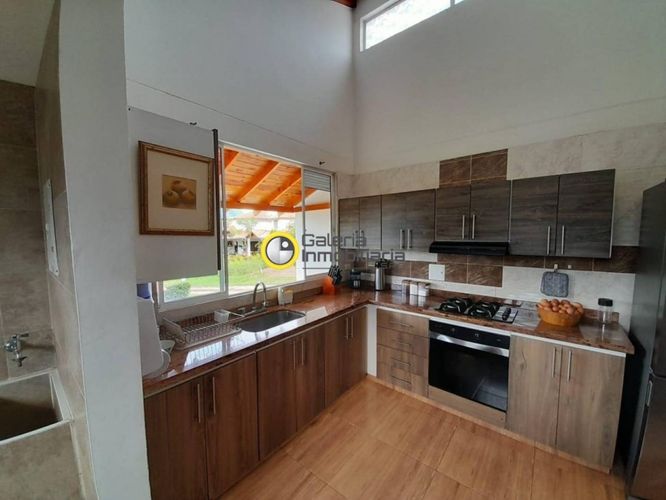 Casa de 5 alcobas en venta en Ruitoque, Piedecuesta, 260 m² · foto 4 de 15