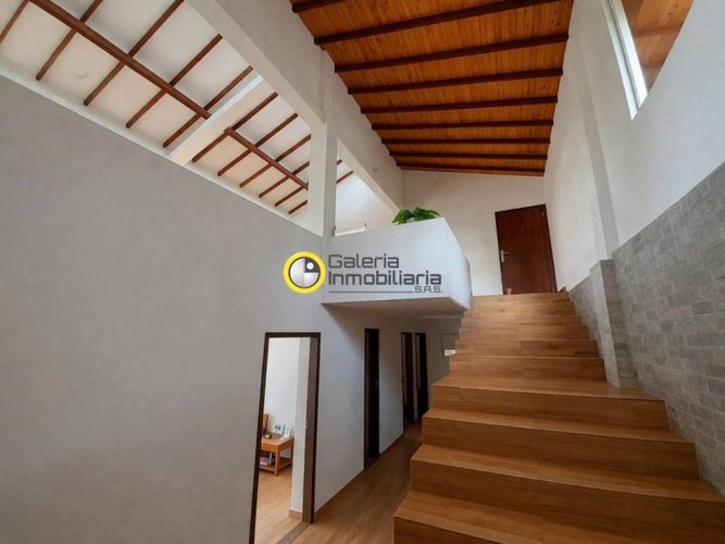 Casa de 5 alcobas en venta en Ruitoque, Piedecuesta, 260 m² · foto 10 de 15