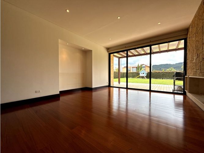 Casa de 4 alcobas en venta en Hatogrande, Sopó, 368 m² · foto 4 de 24