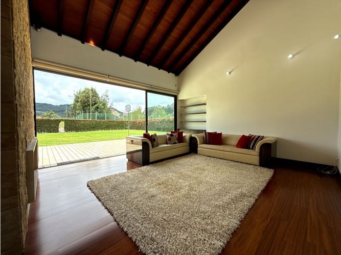 Casa de 4 alcobas en venta en Hatogrande, Sopó, 368 m² · foto 5 de 24