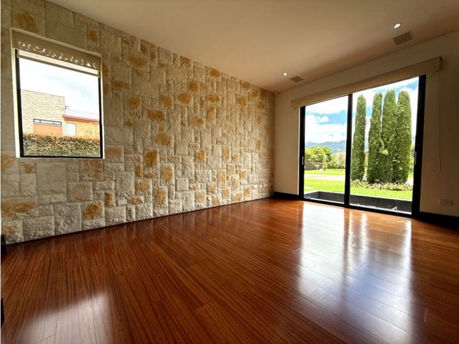 Casa de 4 alcobas en venta en Hatogrande, Sopó, 368 m² · foto 6 de 24