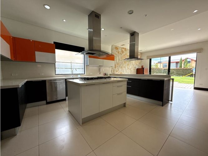 Casa de 4 alcobas en venta en Hatogrande, Sopó, 368 m² · foto 12 de 24