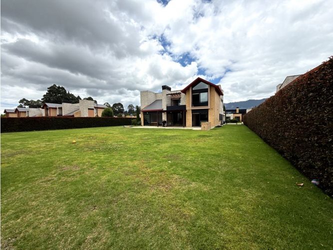 Casa de 4 alcobas en venta en Hatogrande, Sopó, 368 m² · foto 18 de 24