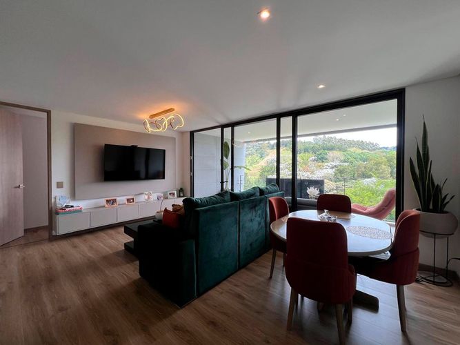 Apartamento de 2 alcobas en venta en La Convencion, Rionegro, 104 m² · foto 3 de 13